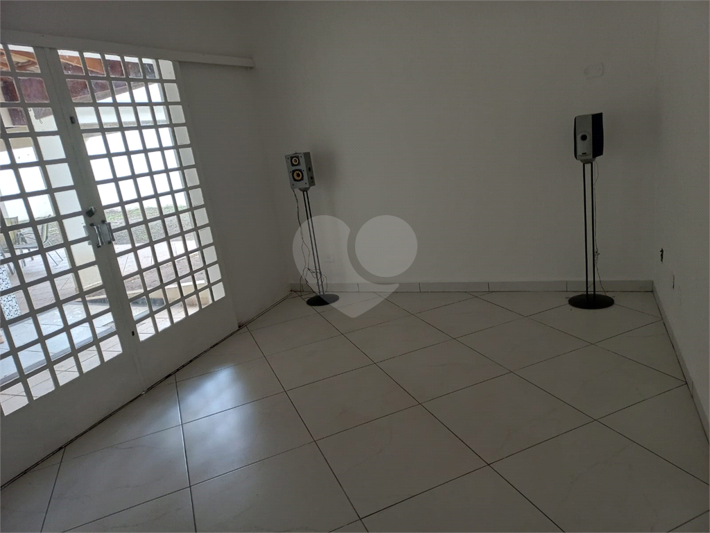 Casa com 800 metros de Terreno uma Mini Chácara dentro do Bairro Jardim Floresta!!