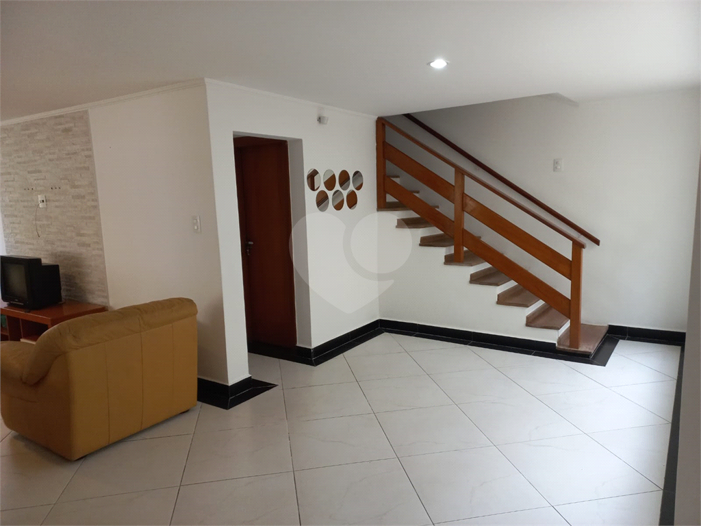 Casa com 800 metros de Terreno uma Mini Chácara dentro do Bairro Jardim Floresta!!