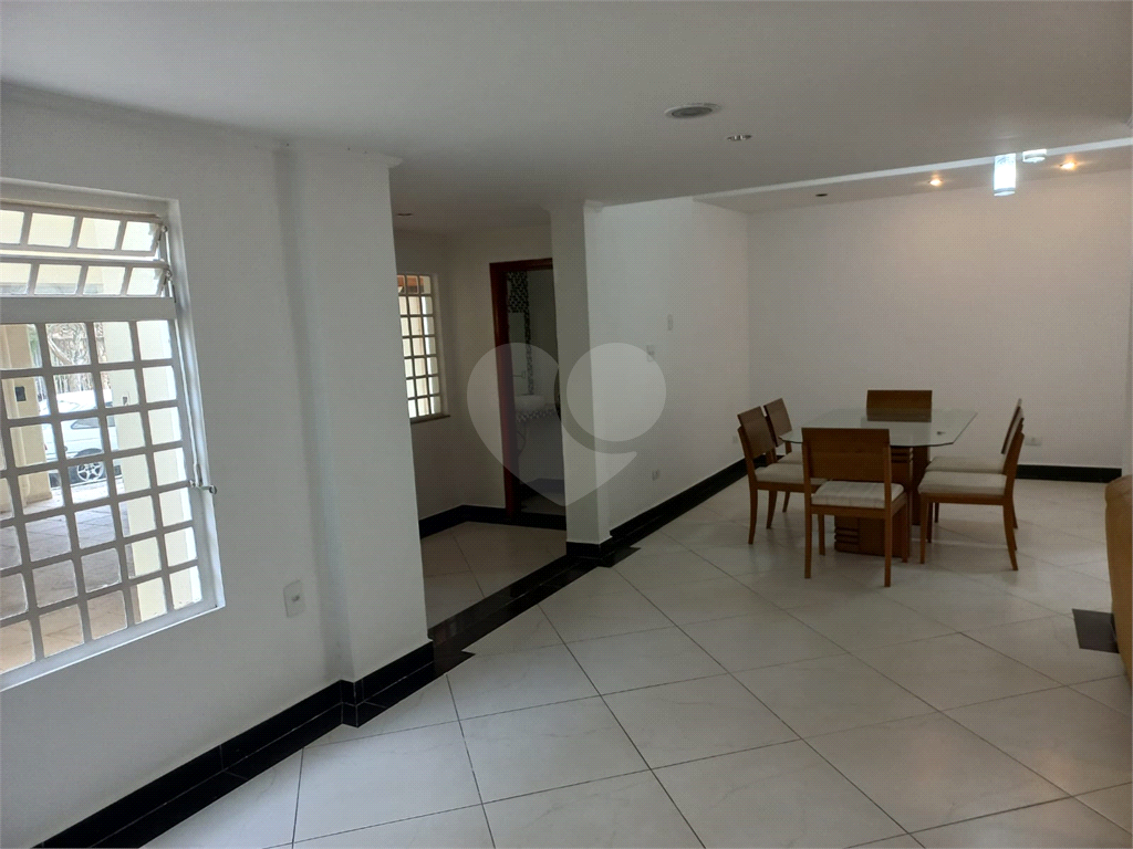 Casa com 800 metros de Terreno uma Mini Chácara dentro do Bairro Jardim Floresta!!