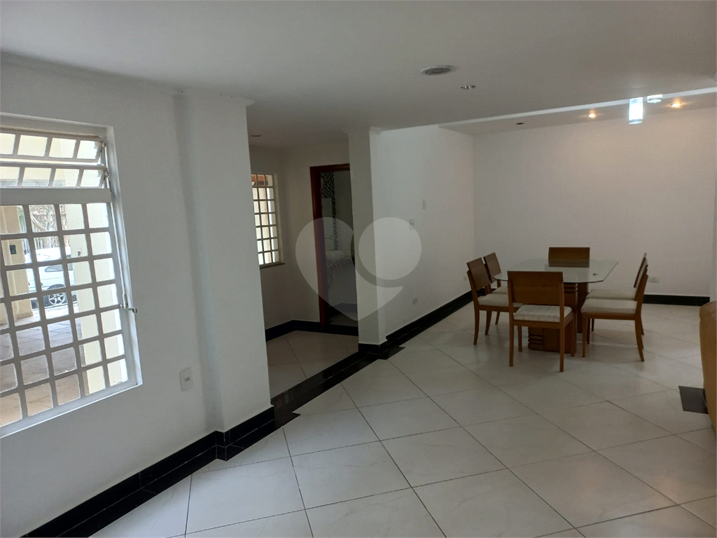 Casa com 800 metros de Terreno uma Mini Chácara dentro do Bairro Jardim Floresta!