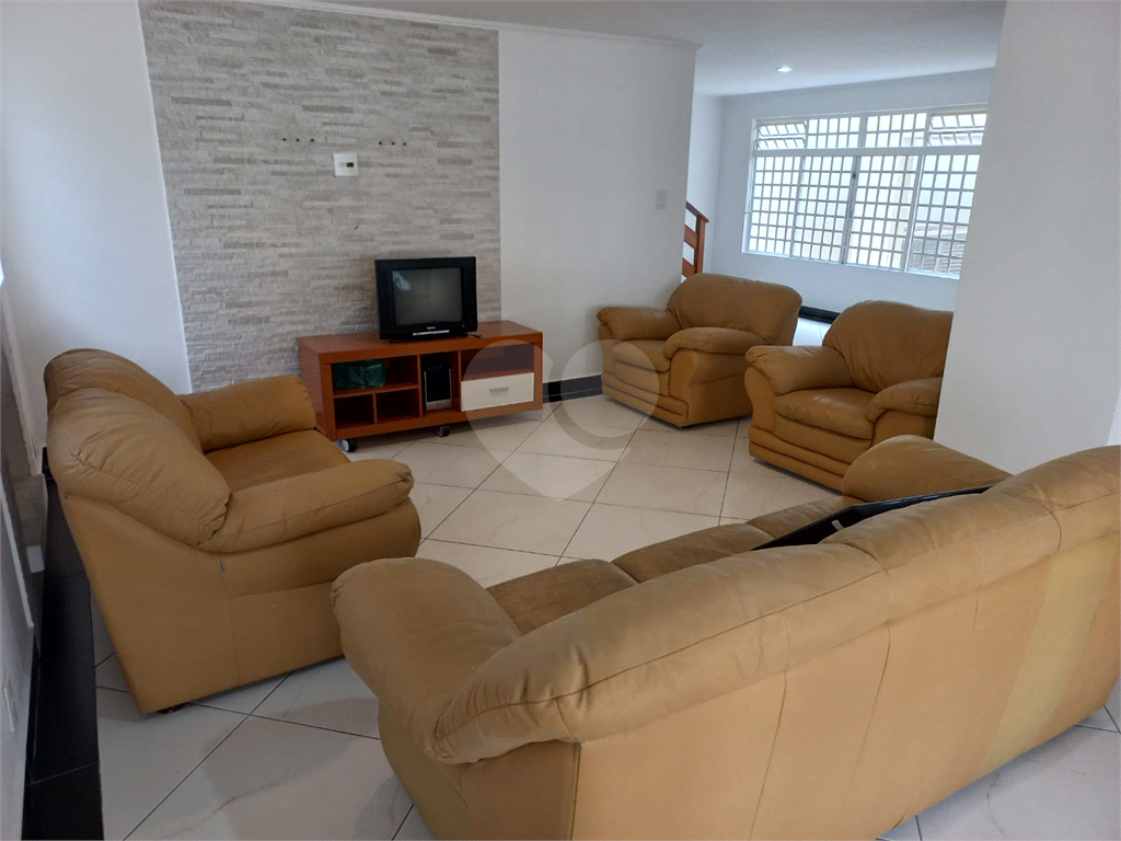 Casa com 800 metros de Terreno uma Mini Chácara dentro do Bairro Jardim Floresta!!