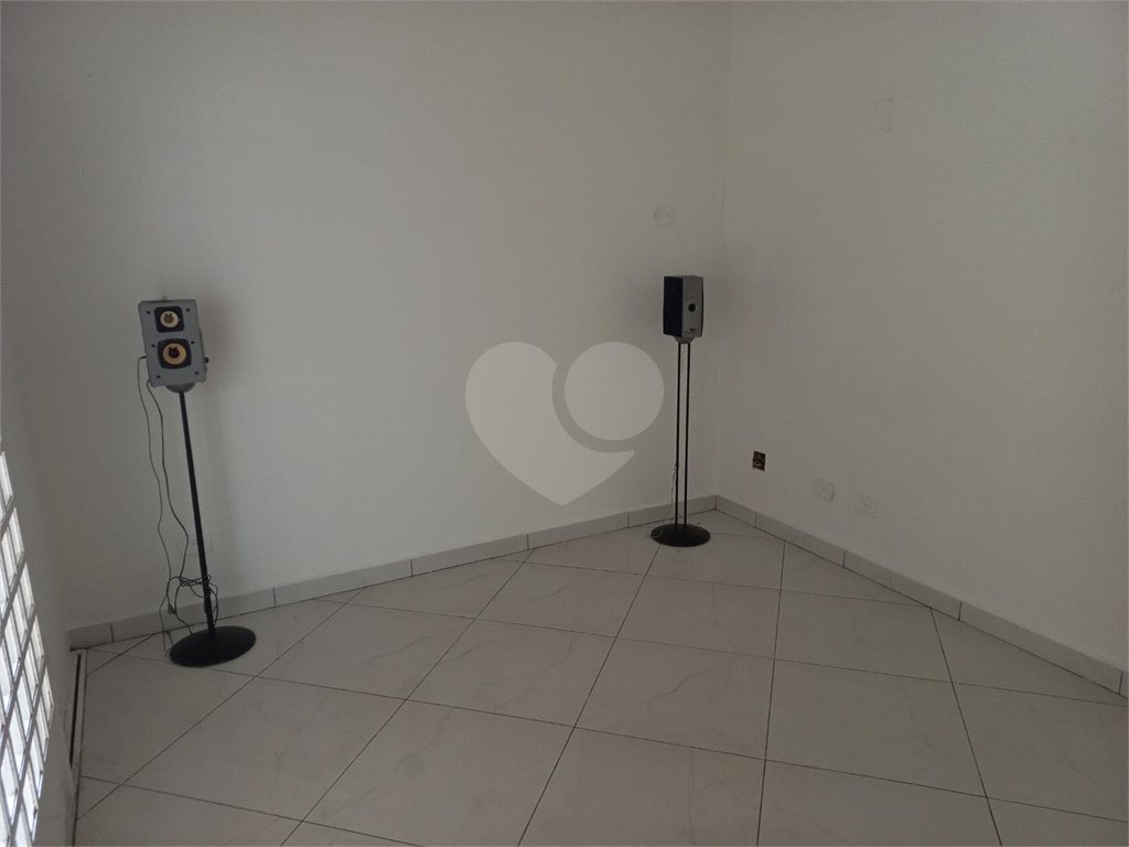 Casa com 800 metros de Terreno uma Mini Chácara dentro do Bairro Jardim Floresta!!