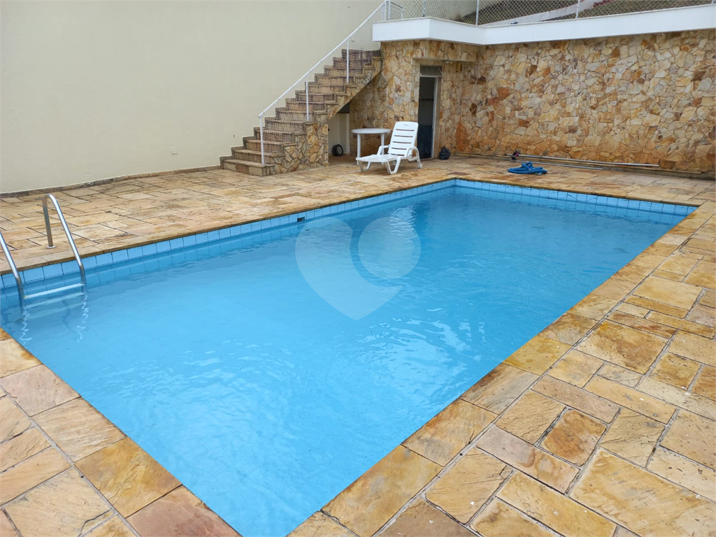 Casa com 800 metros de Terreno uma Mini Chácara dentro do Bairro Jardim Floresta!!