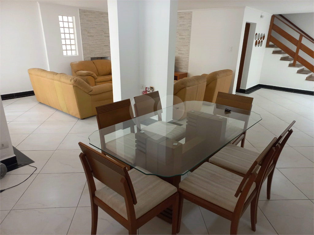 Casa com 800 metros de Terreno uma Mini Chácara dentro do Bairro Jardim Floresta!!