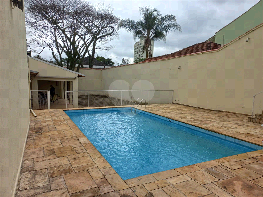 Casa com 800 metros de Terreno uma Mini Chácara dentro do Bairro Jardim Floresta!!
