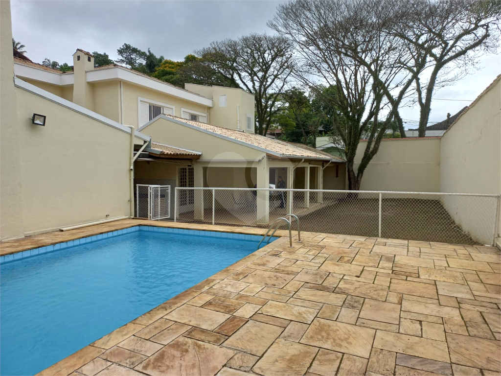 Casa com 800 metros de Terreno uma Mini Chácara dentro do Bairro Jardim Floresta!!
