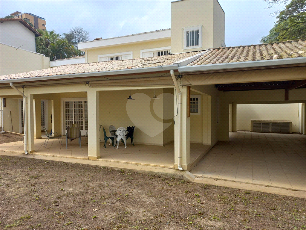 Casa com 800 metros de Terreno uma Mini Chácara dentro do Bairro Jardim Floresta!!