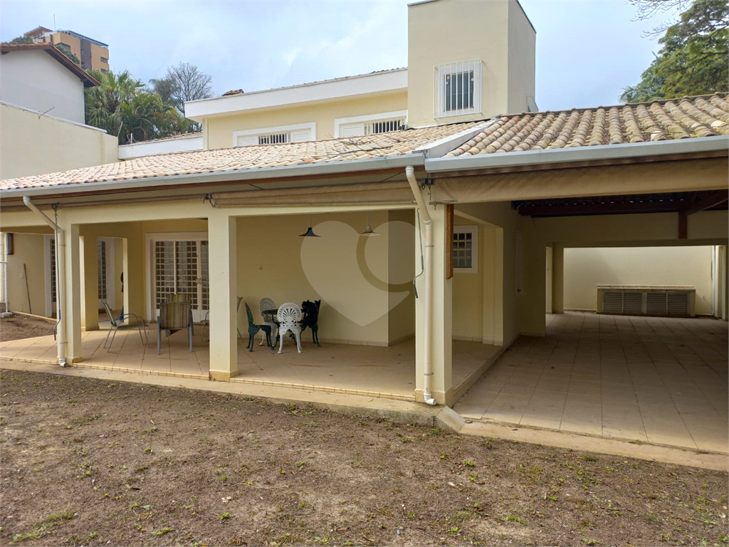 Casa com 800 metros de Terreno uma Mini Chácara dentro do Bairro Jardim Floresta!