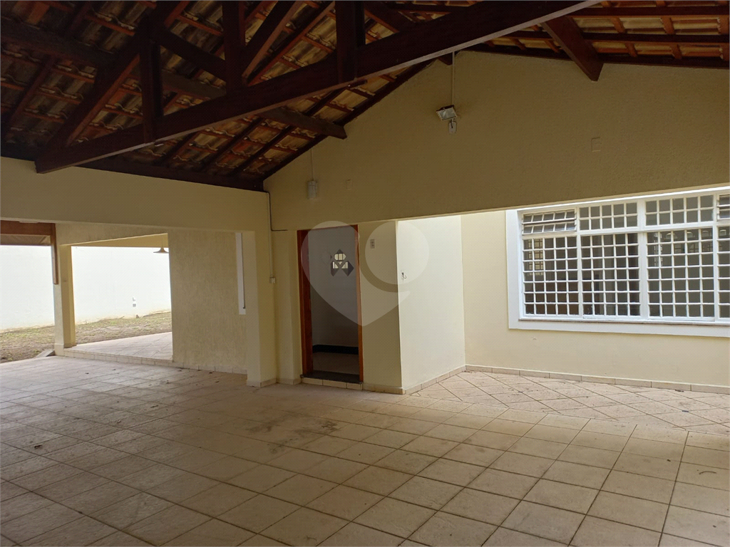 Casa com 800 metros de Terreno uma Mini Chácara dentro do Bairro Jardim Floresta!!