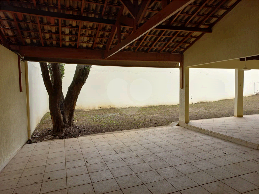 Casa com 800 metros de Terreno uma Mini Chácara dentro do Bairro Jardim Floresta!!