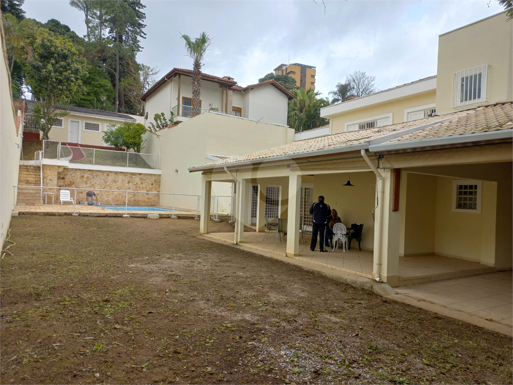 Casa com 800 metros de Terreno uma Mini Chácara dentro do Bairro Jardim Floresta!