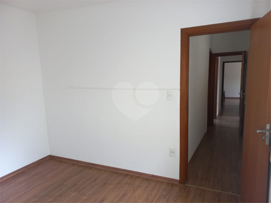 Casa com 800 metros de Terreno uma Mini Chácara dentro do Bairro Jardim Floresta!!