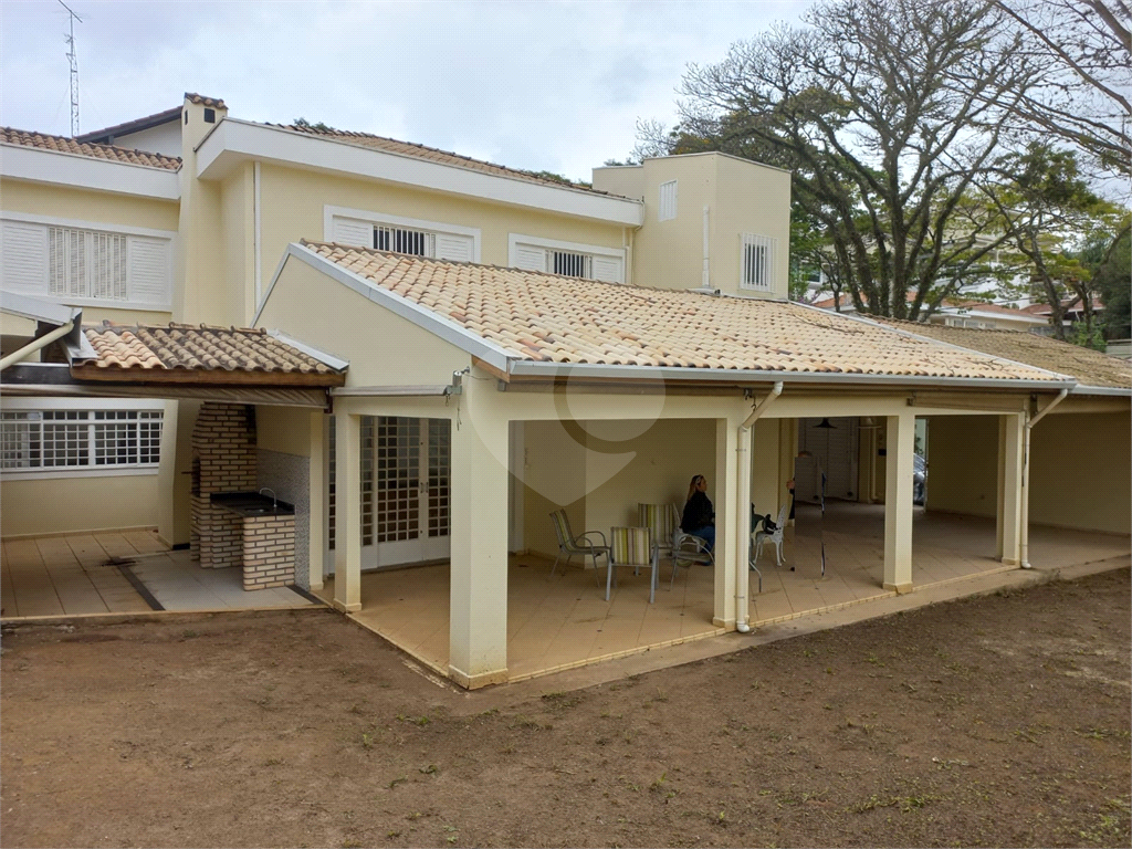 Casa com 800 metros de Terreno uma Mini Chácara dentro do Bairro Jardim Floresta!!