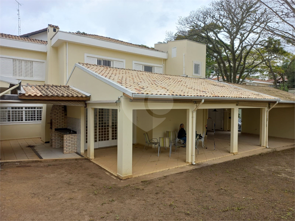 Casa com 800 metros de Terreno uma Mini Chácara dentro do Bairro Jardim Floresta!