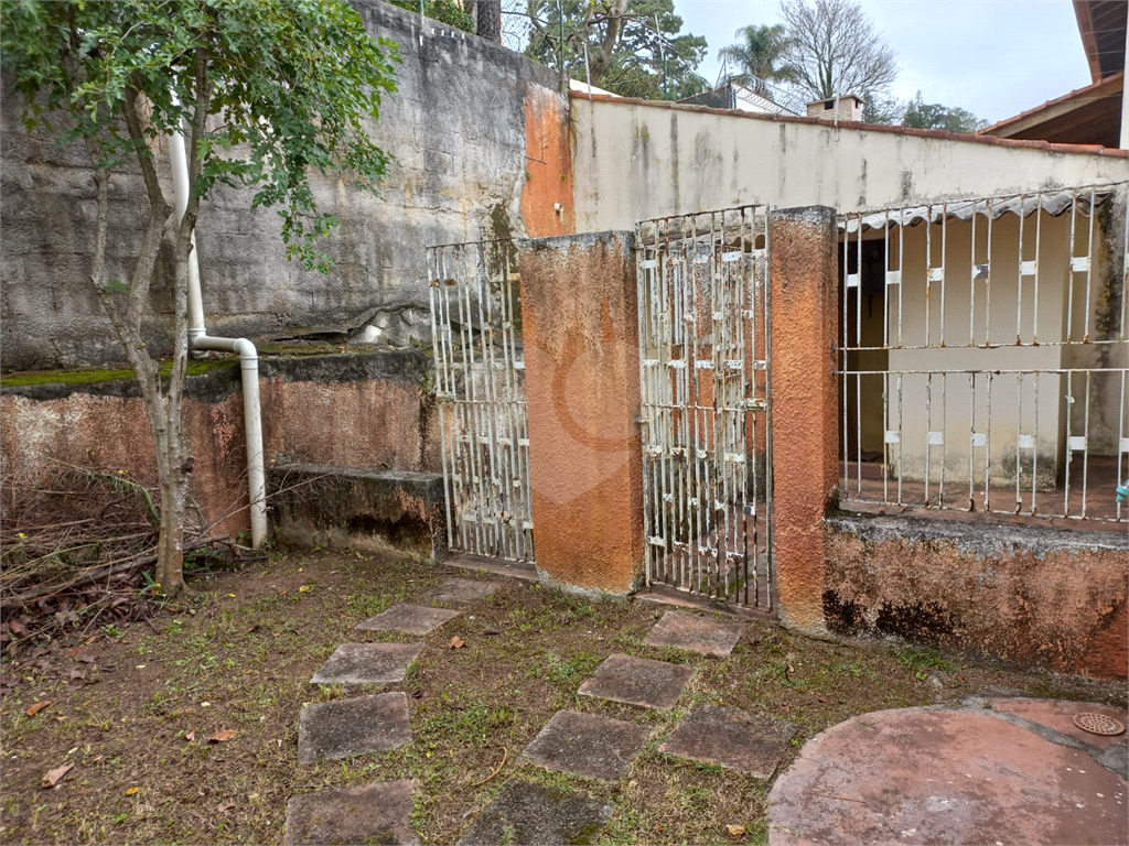 Casa com 800 metros de Terreno uma Mini Chácara dentro do Bairro Jardim Floresta!!