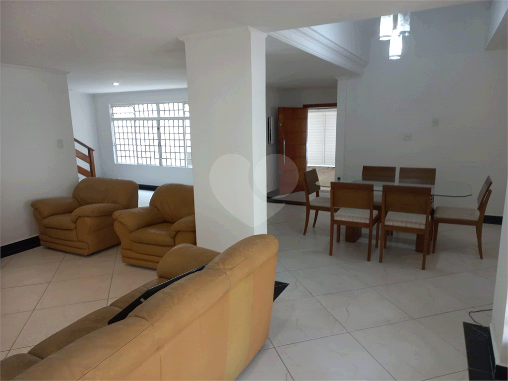 Casa com 800 metros de Terreno uma Mini Chácara dentro do Bairro Jardim Floresta!!