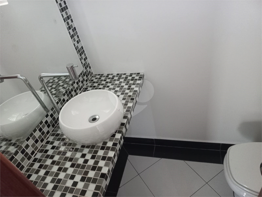 Casa com 800 metros de Terreno uma Mini Chácara dentro do Bairro Jardim Floresta!!