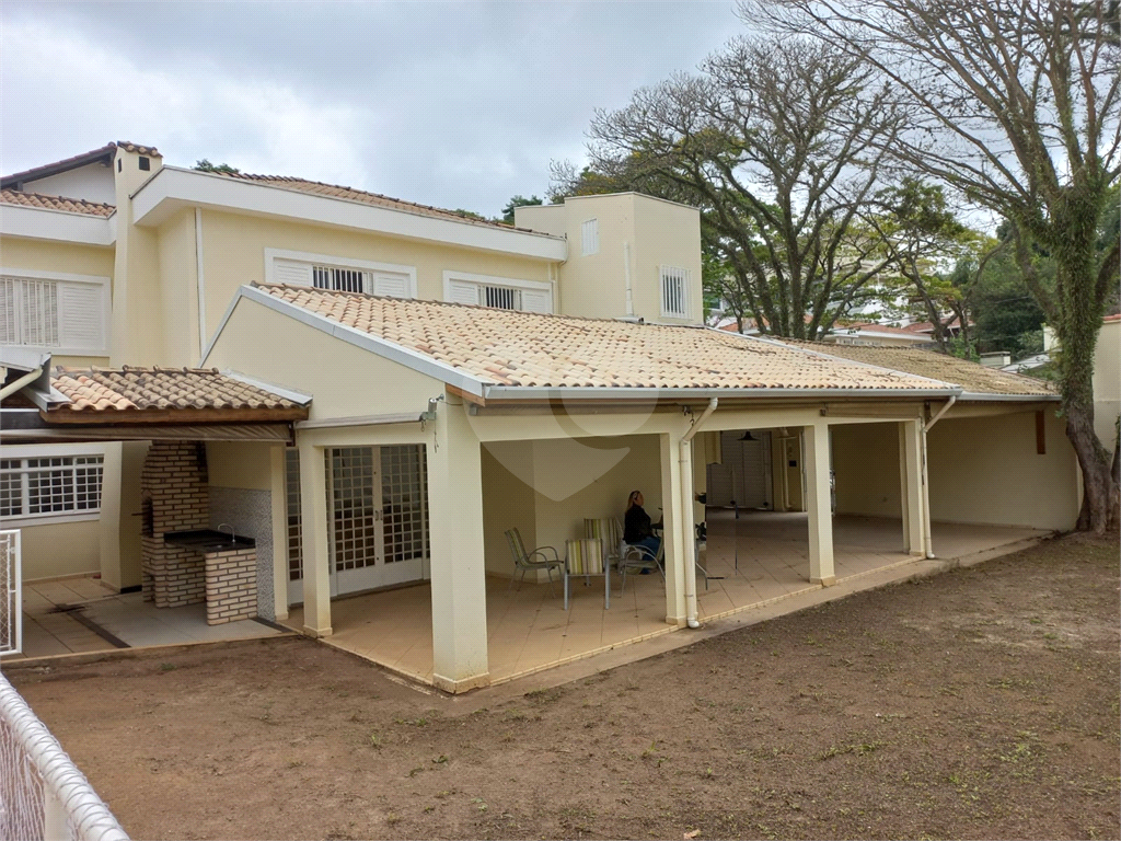 Casa com 800 metros de Terreno uma Mini Chácara dentro do Bairro Jardim Floresta!!