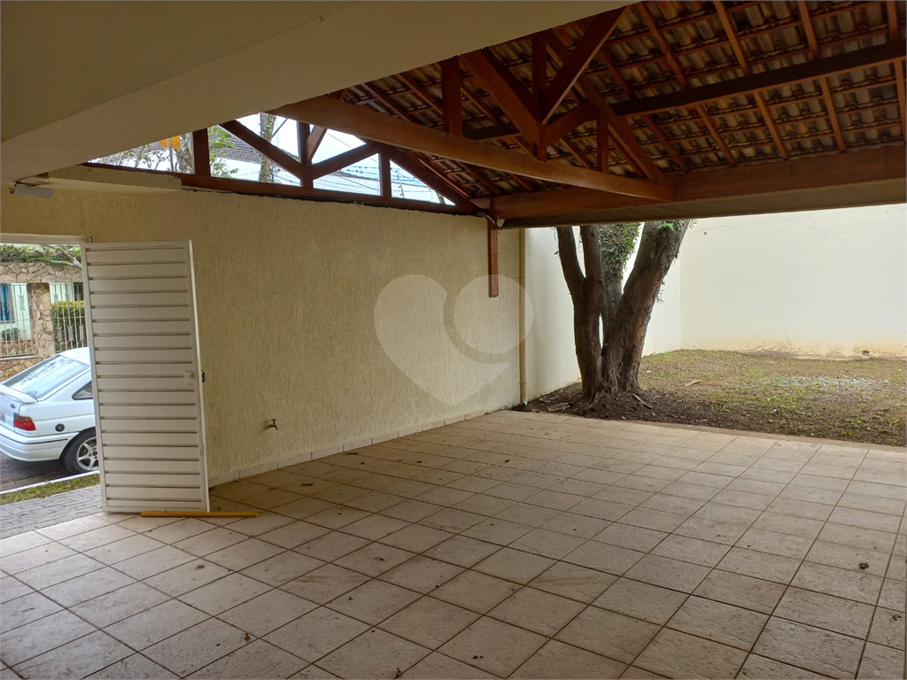 Casa com 800 metros de Terreno uma Mini Chácara dentro do Bairro Jardim Floresta!!