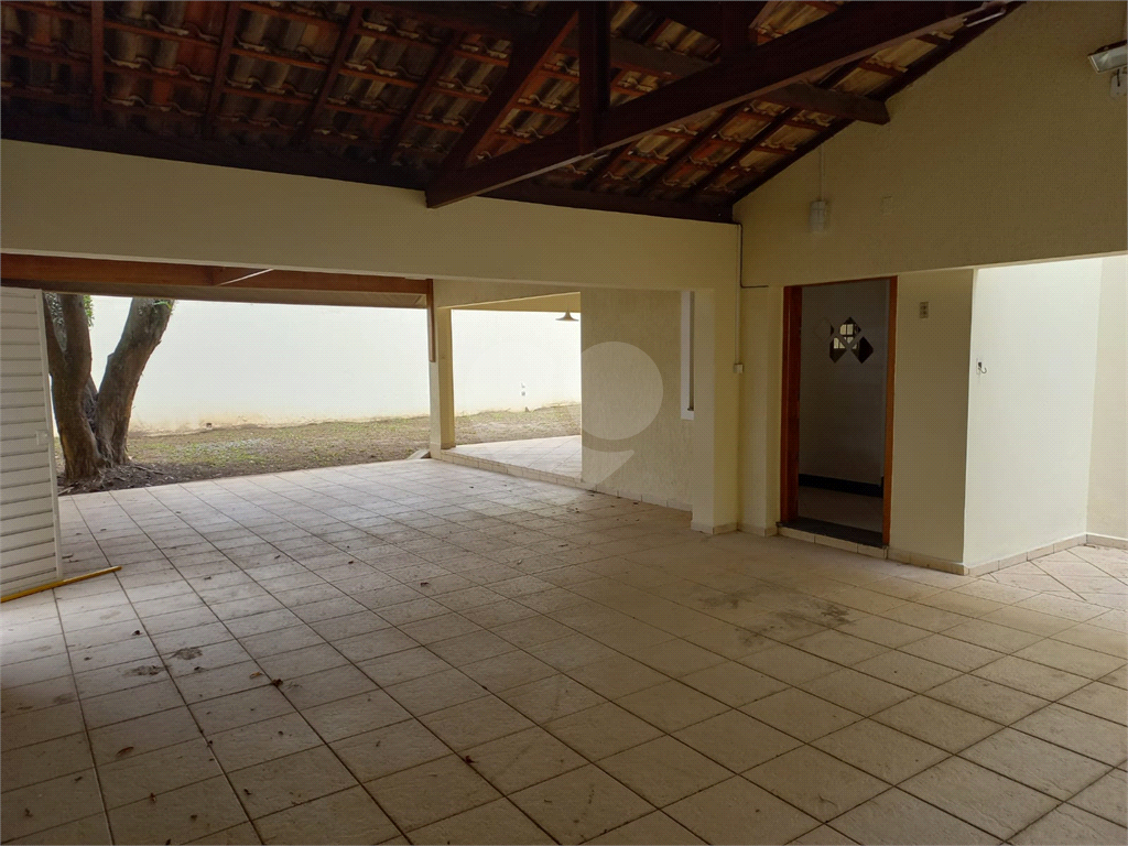 Casa com 800 metros de Terreno uma Mini Chácara dentro do Bairro Jardim Floresta!!