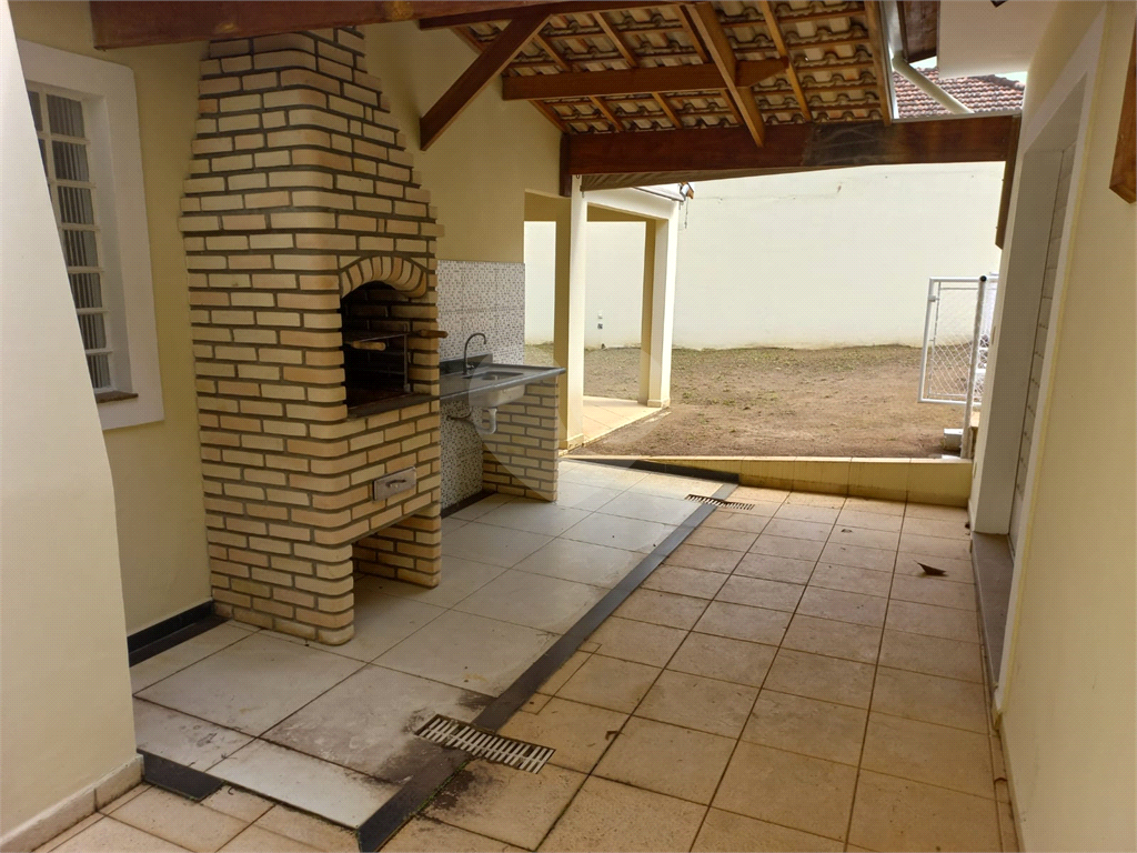 Casa com 800 metros de Terreno uma Mini Chácara dentro do Bairro Jardim Floresta!!