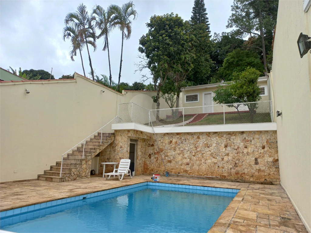 Casa com 800 metros de Terreno uma Mini Chácara dentro do Bairro Jardim Floresta!!