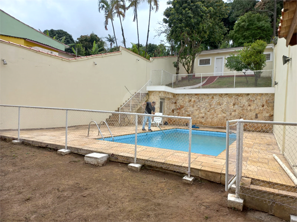 Casa com 800 metros de Terreno uma Mini Chácara dentro do Bairro Jardim Floresta!!