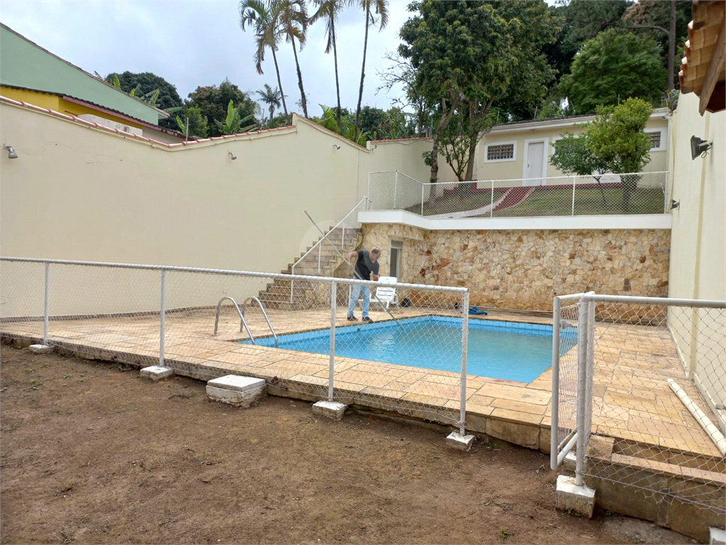 Casa com 800 metros de Terreno uma Mini Chácara dentro do Bairro Jardim Floresta!