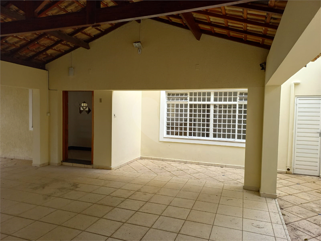 Casa com 800 metros de Terreno uma Mini Chácara dentro do Bairro Jardim Floresta!!