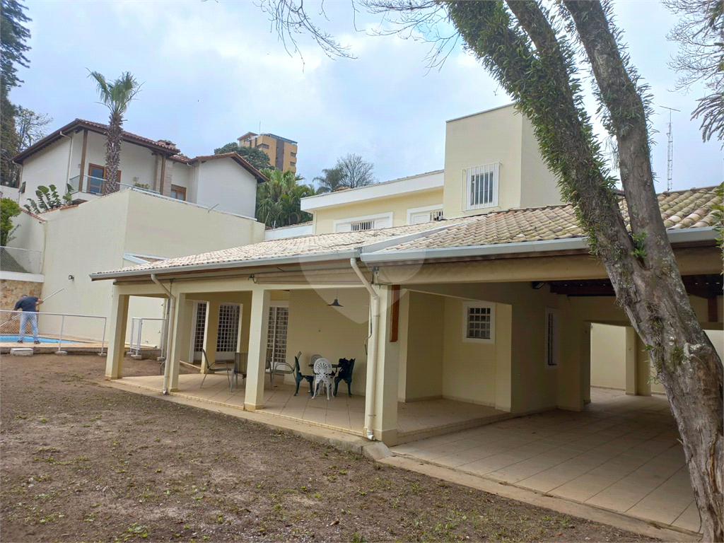 Casa com 800 metros de Terreno uma Mini Chácara dentro do Bairro Jardim Floresta!!