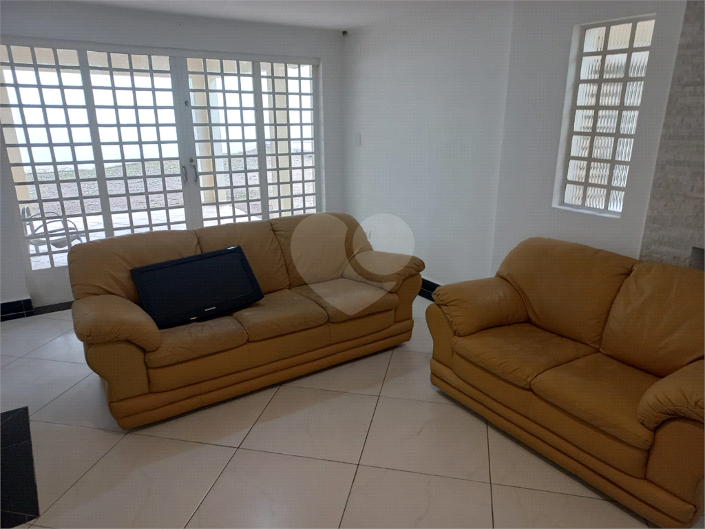 Casa com 800 metros de Terreno uma Mini Chácara dentro do Bairro Jardim Floresta!!