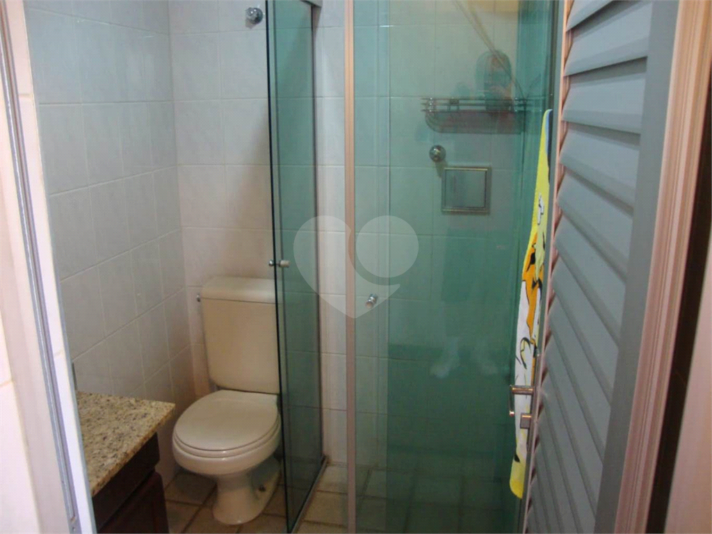APARTAMENTO em CAMPO LIMPO