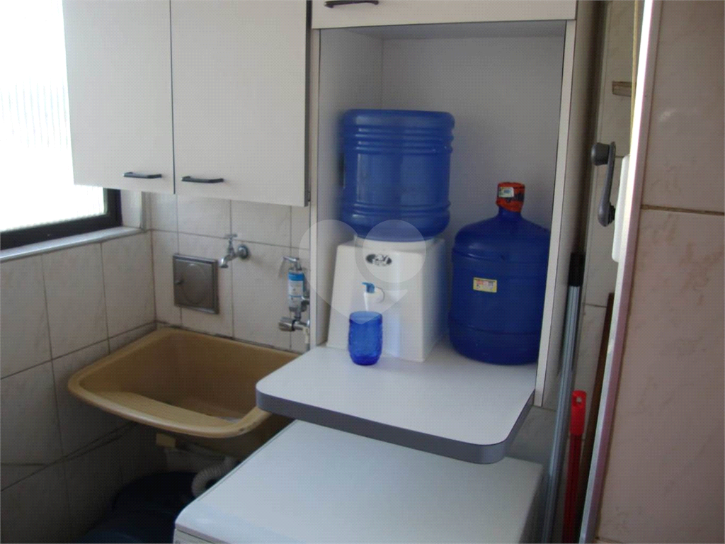 APARTAMENTO em CAMPO LIMPO