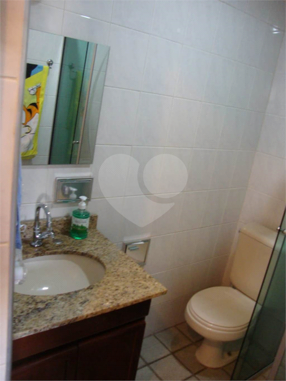 APARTAMENTO em CAMPO LIMPO