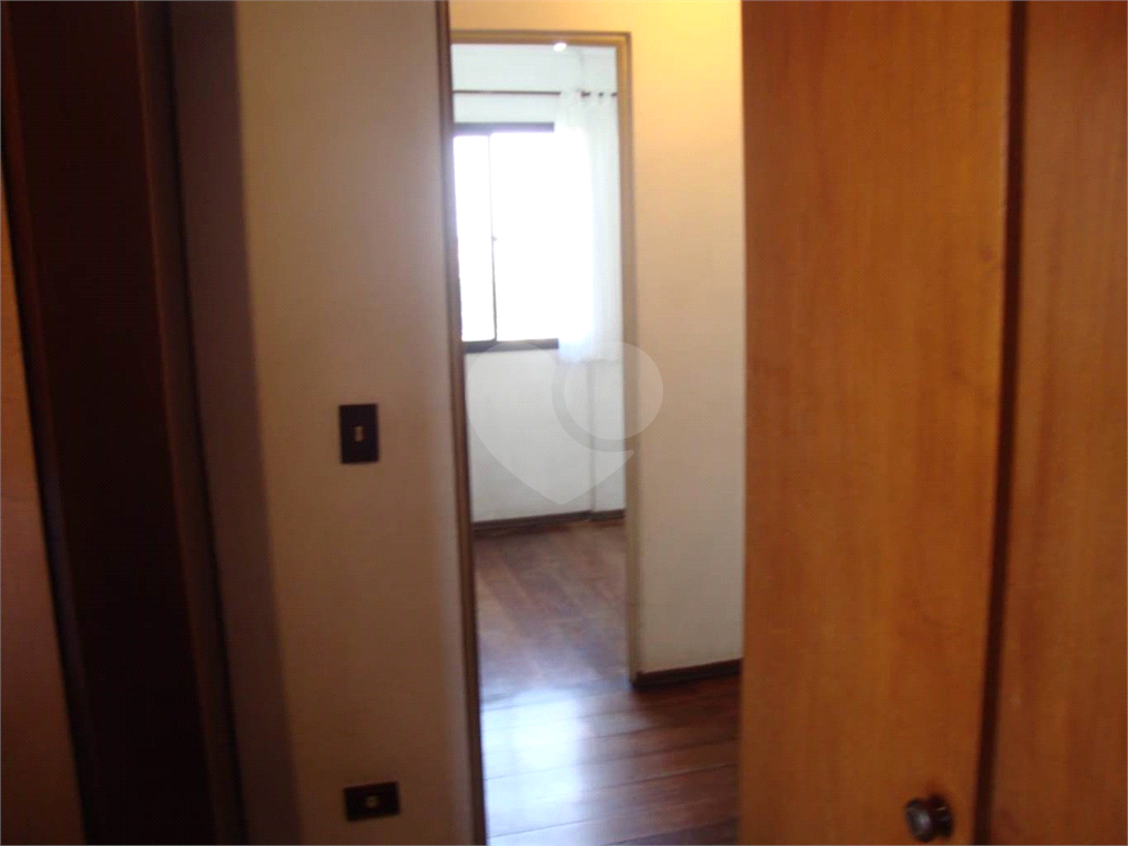 APARTAMENTO em CAMPO LIMPO