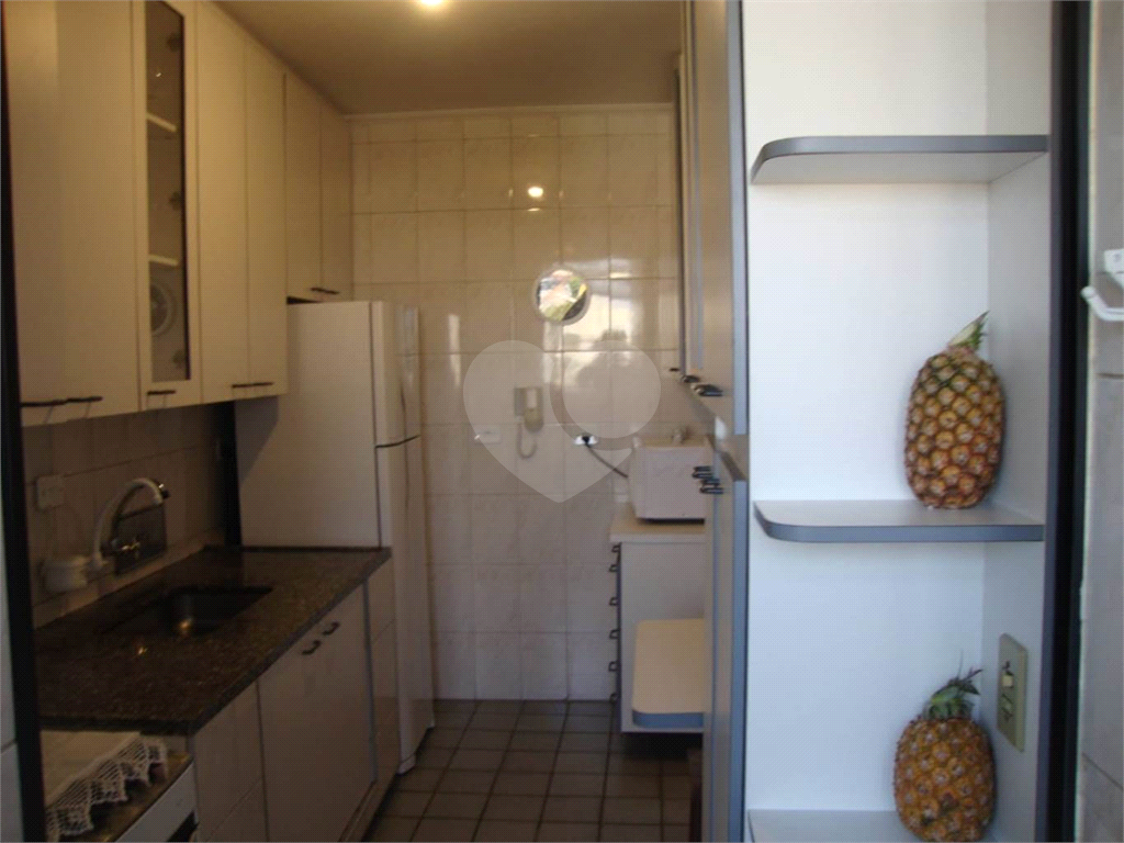 APARTAMENTO em CAMPO LIMPO