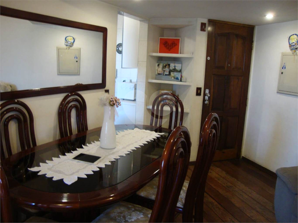 APARTAMENTO em CAMPO LIMPO