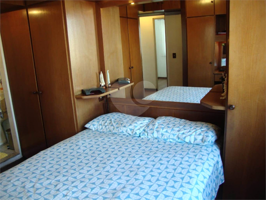 APARTAMENTO em CAMPO LIMPO