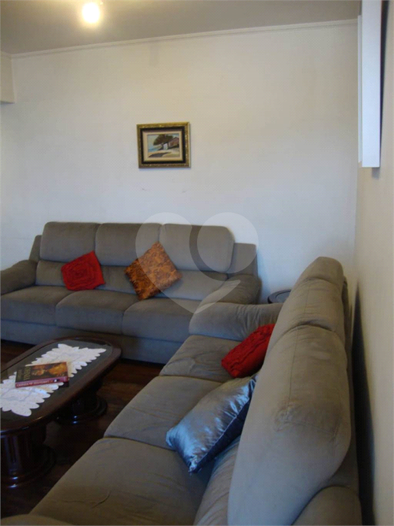 APARTAMENTO em CAMPO LIMPO
