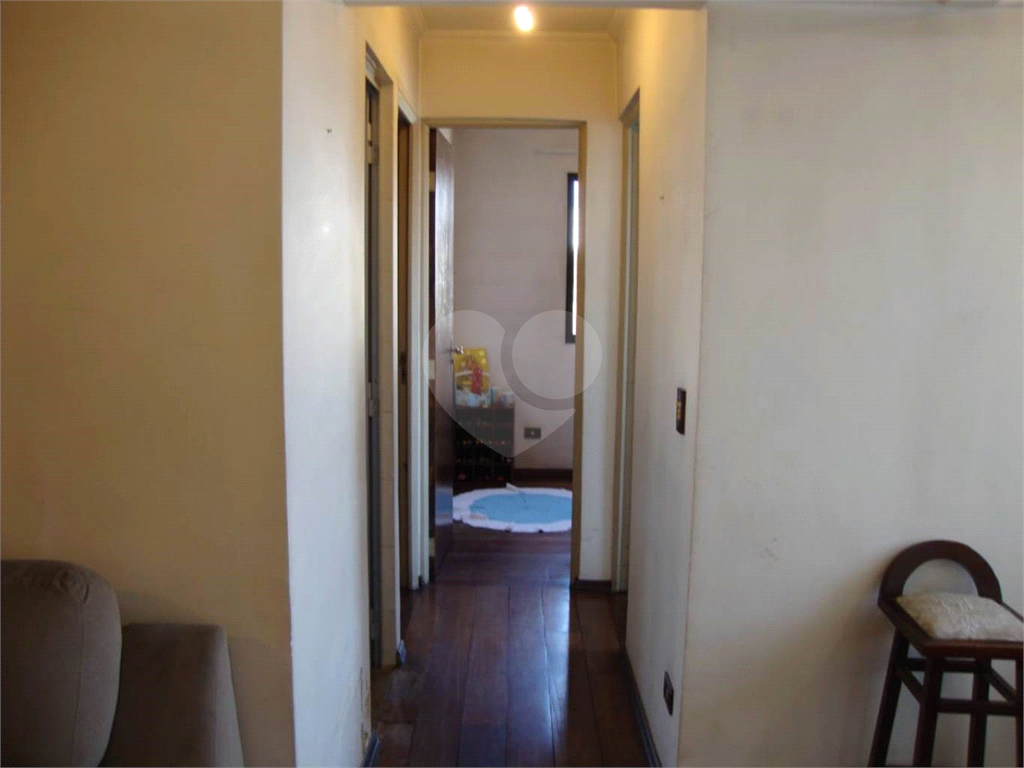 APARTAMENTO em CAMPO LIMPO