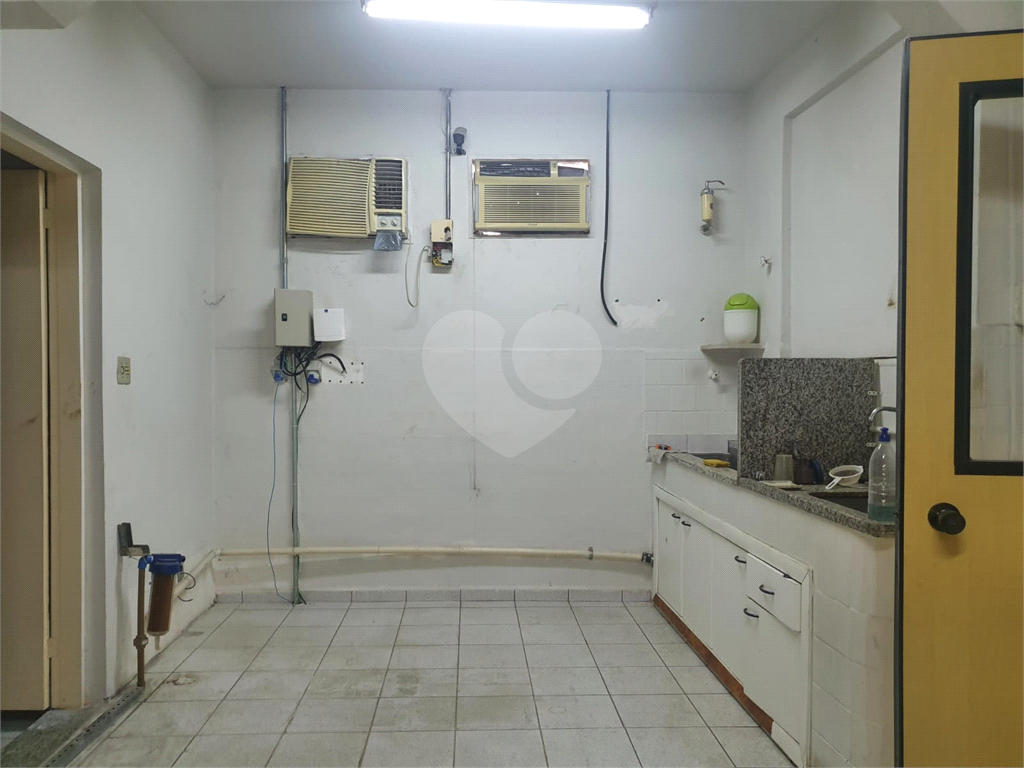 Imóvel comercial 252m² de terreno e 651m² de construído loja e galpão PERDIZES 