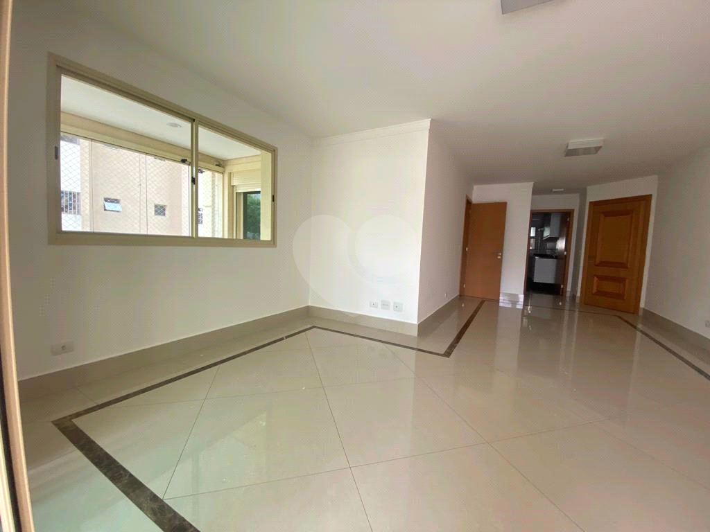 APARTAMENTO em SANTANA