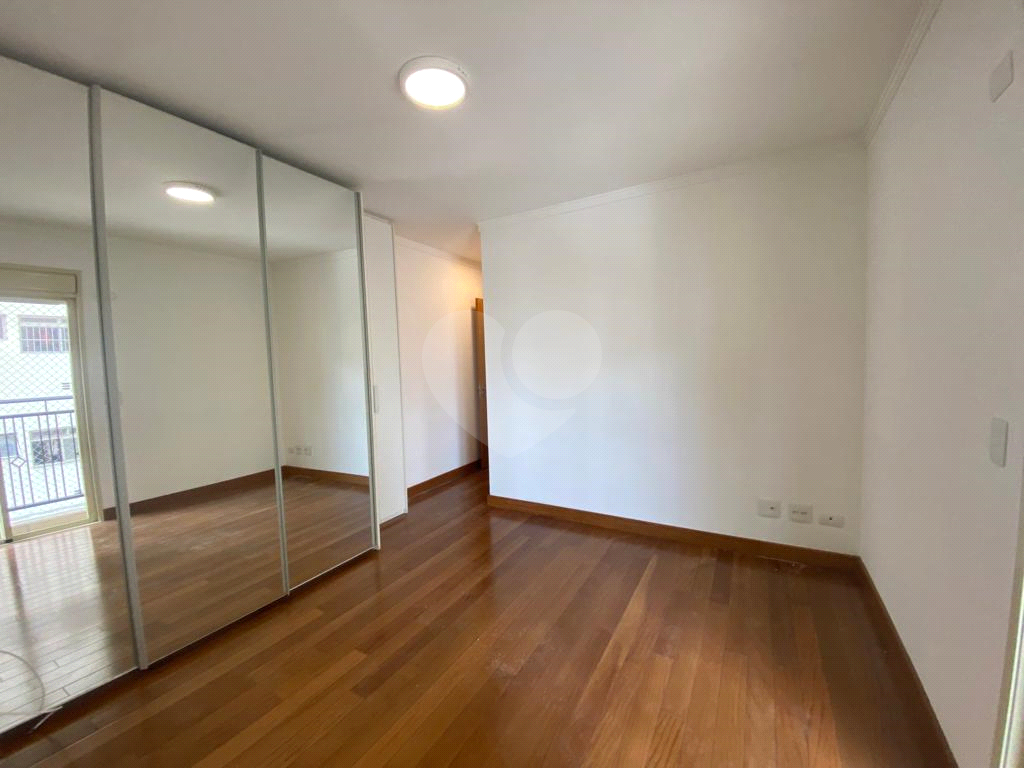 APARTAMENTO em SANTANA