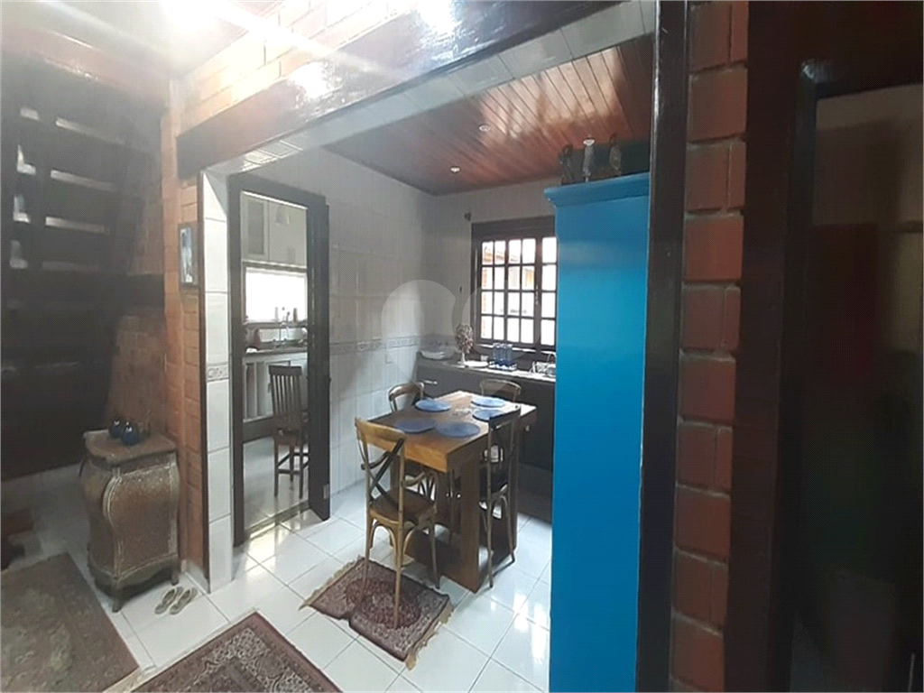 Casa de Condomínio à venda com 3 quartos, 258m² - Foto 19