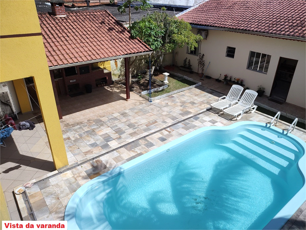 Maravilhoso sobrado com piscina no Canto do Forte