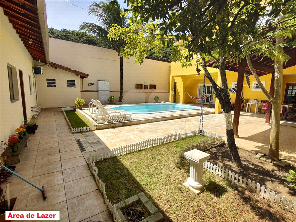 Maravilhoso sobrado com piscina no Canto do Forte