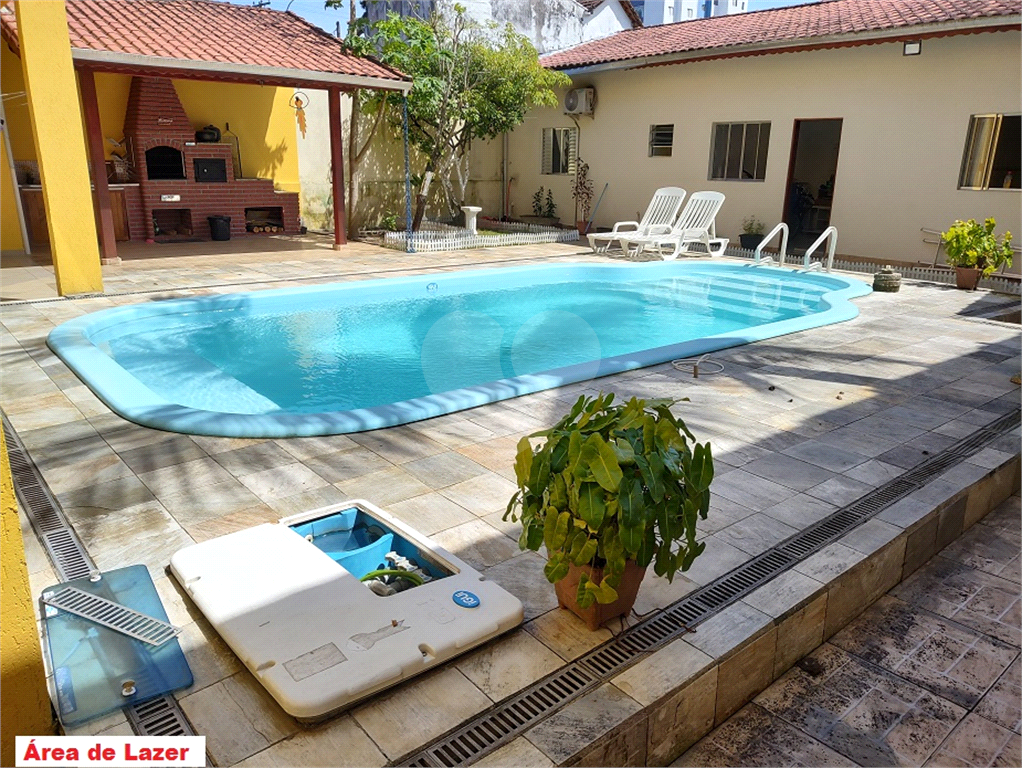 Maravilhoso sobrado com piscina no Canto do Forte