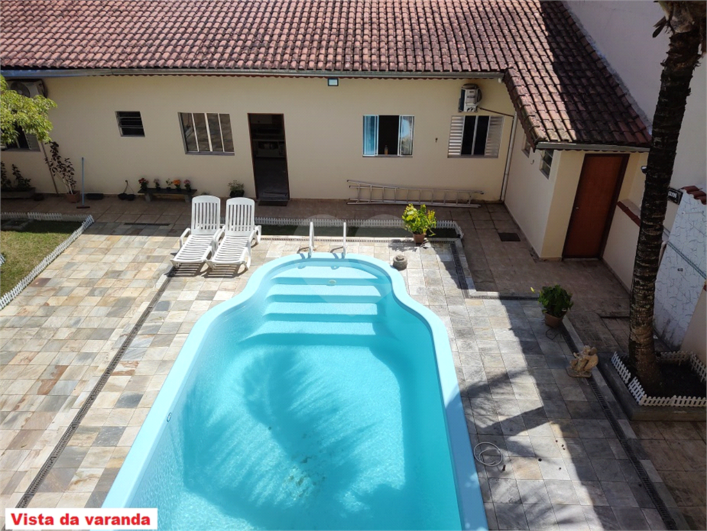 Maravilhoso sobrado com piscina no Canto do Forte
