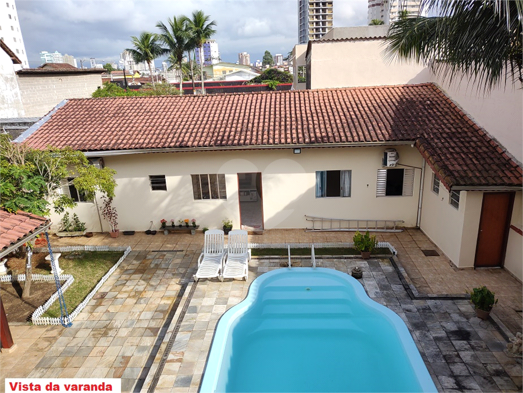 Maravilhoso sobrado com piscina no Canto do Forte