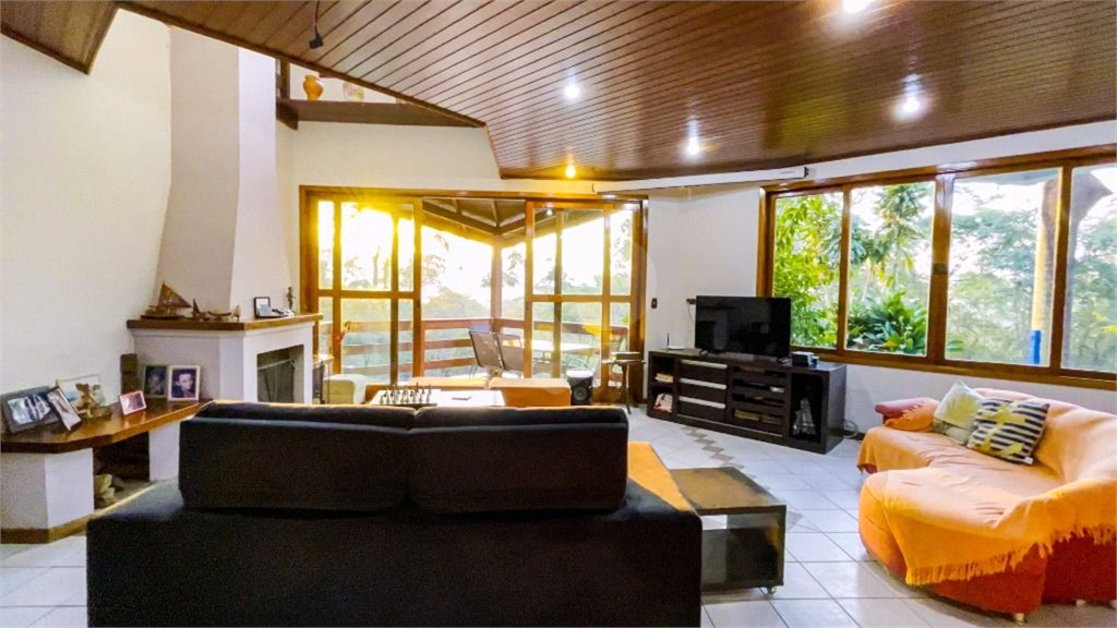 Casa de Condomínio à venda com 4 quartos, 350m² - Foto 9